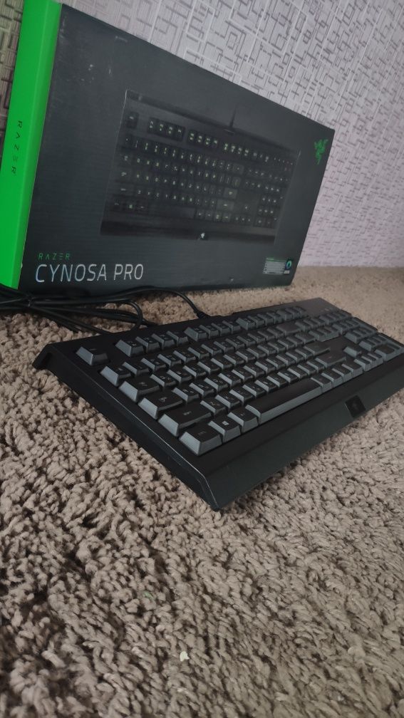 продам клавиатуру razer cynosa pro мембранка с подсветкой