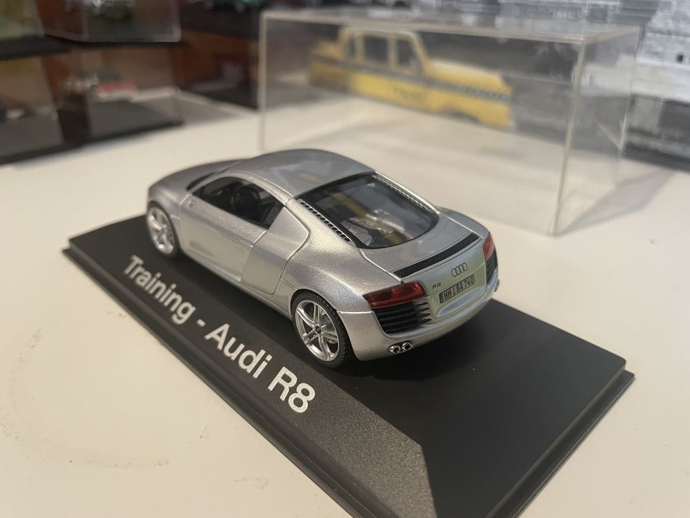 Audi r8 schuco modelik