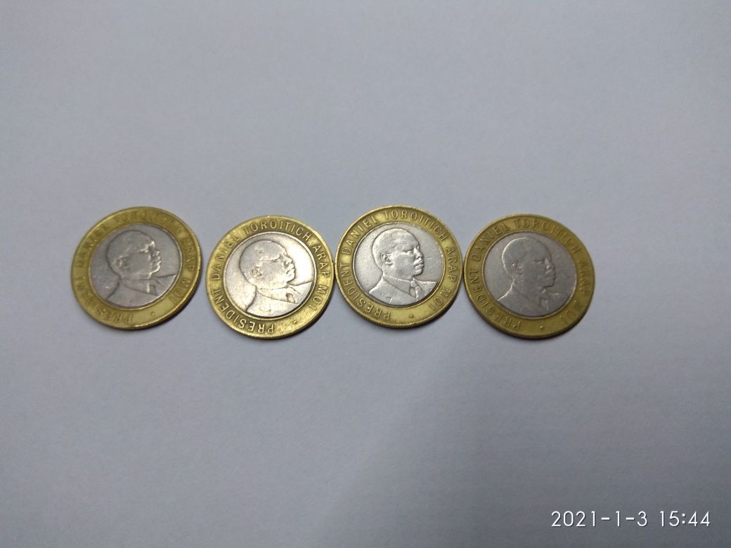 Монеты Испании,  Кении, Молдовы и Азербайджана,  всего 14 штук.,