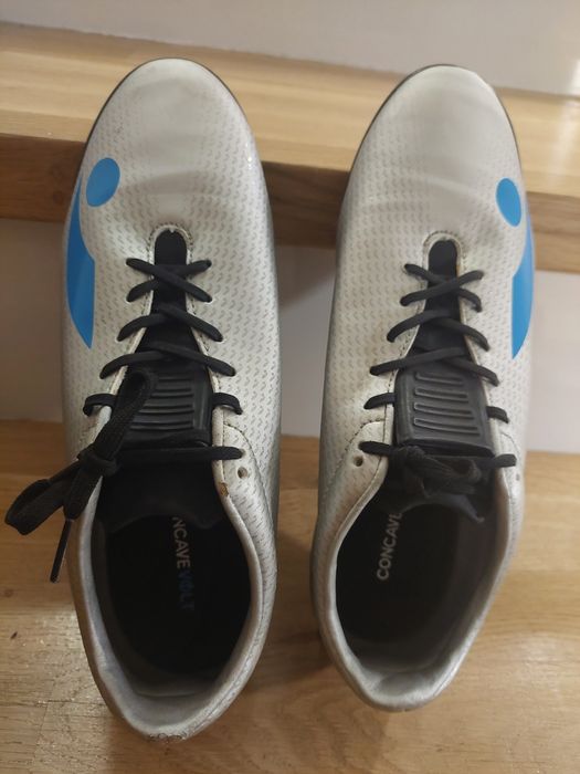 Buty piłkarskie halówki r 38,5