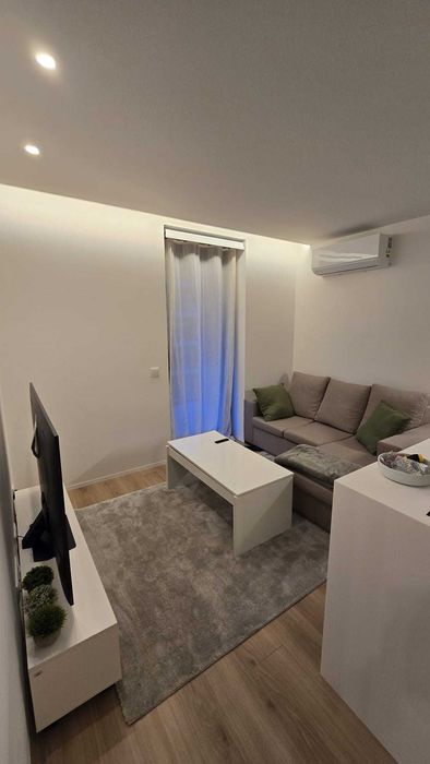 Vendo tudo – móveis e artigos (levantamento amanhã entre 12h e 14h )