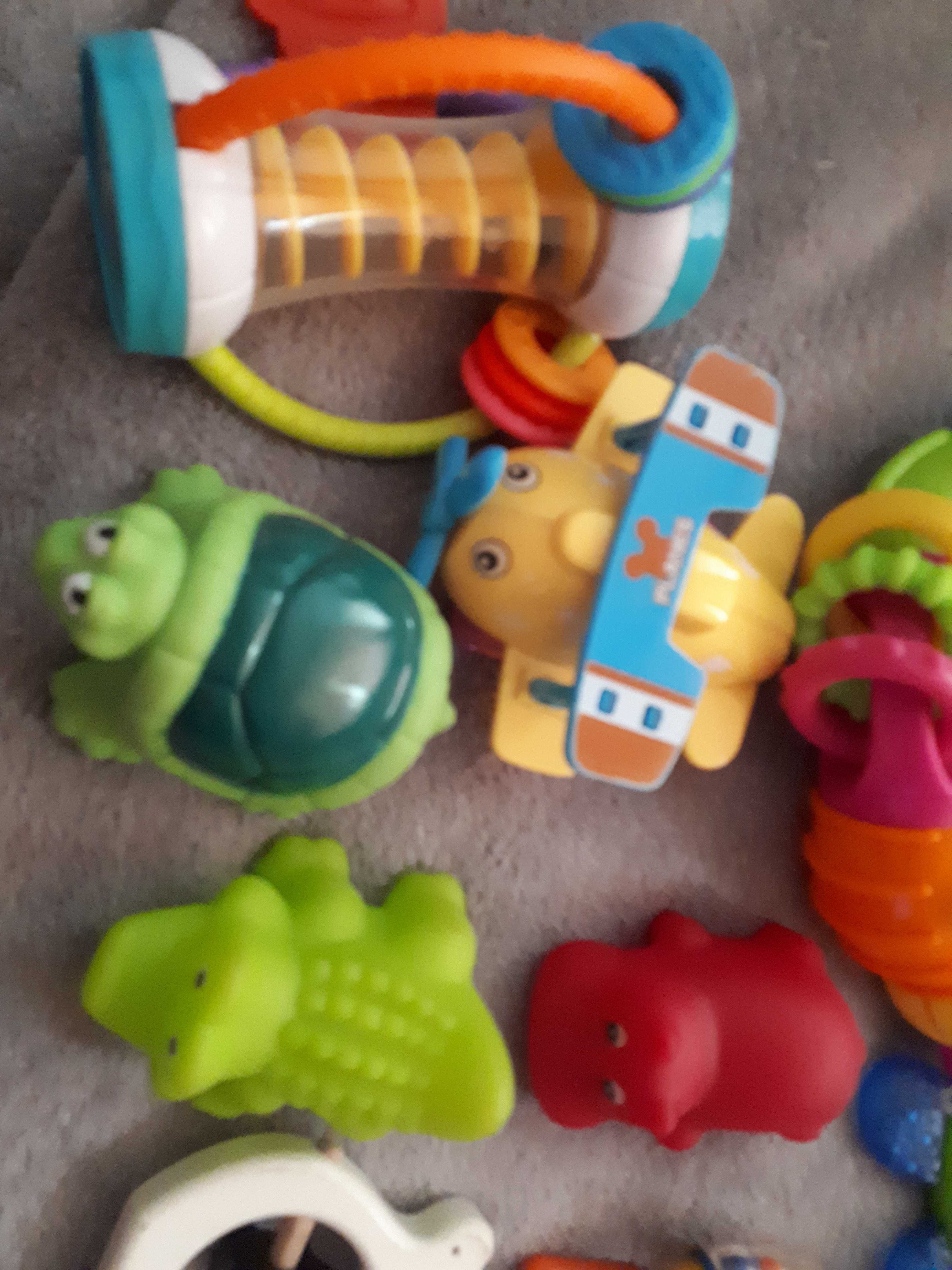 Zabaweki niemowlece zestaw