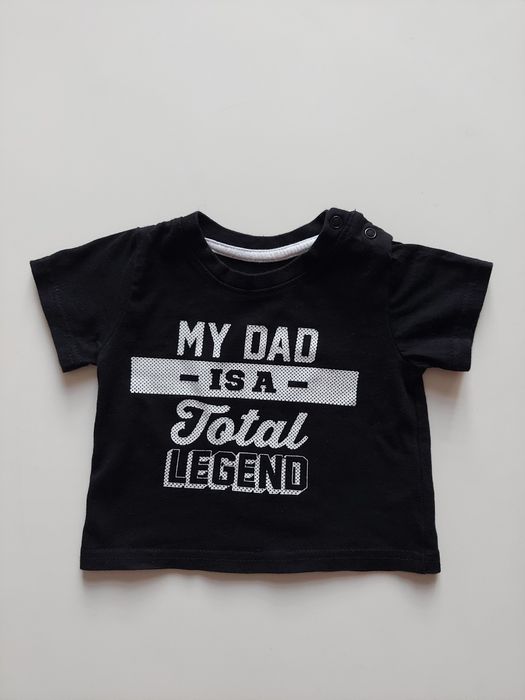 Koszulka czarna z napisem „My dad is a total legend” r. 62-68