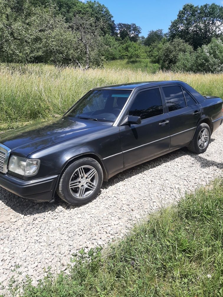 Мерседес 124 2.0 газ/бенз