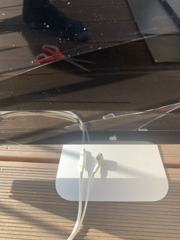 Monitor apple uszkodzony