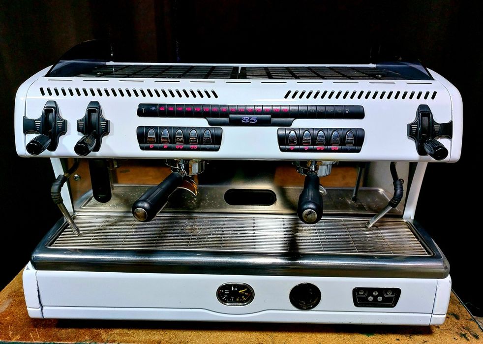 Оренда/аренда Кофемашин кофемолка кавомашина оборудование для кофейни