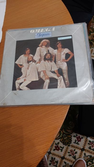 3 álbuns de vinil em muito bom estado de conservação.