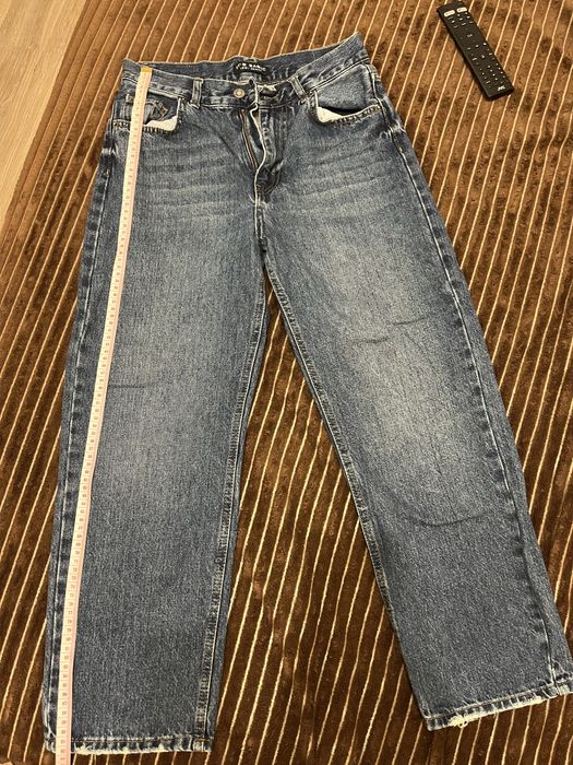 Джинси темно -синього кольору. Розмір 36