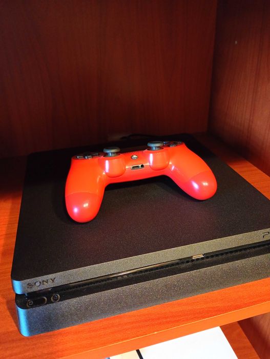 Konsola PS 4 Slim