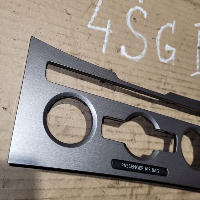 Ramka dekor panelu nawiewu klimatyzacji vw passat b7 2013r