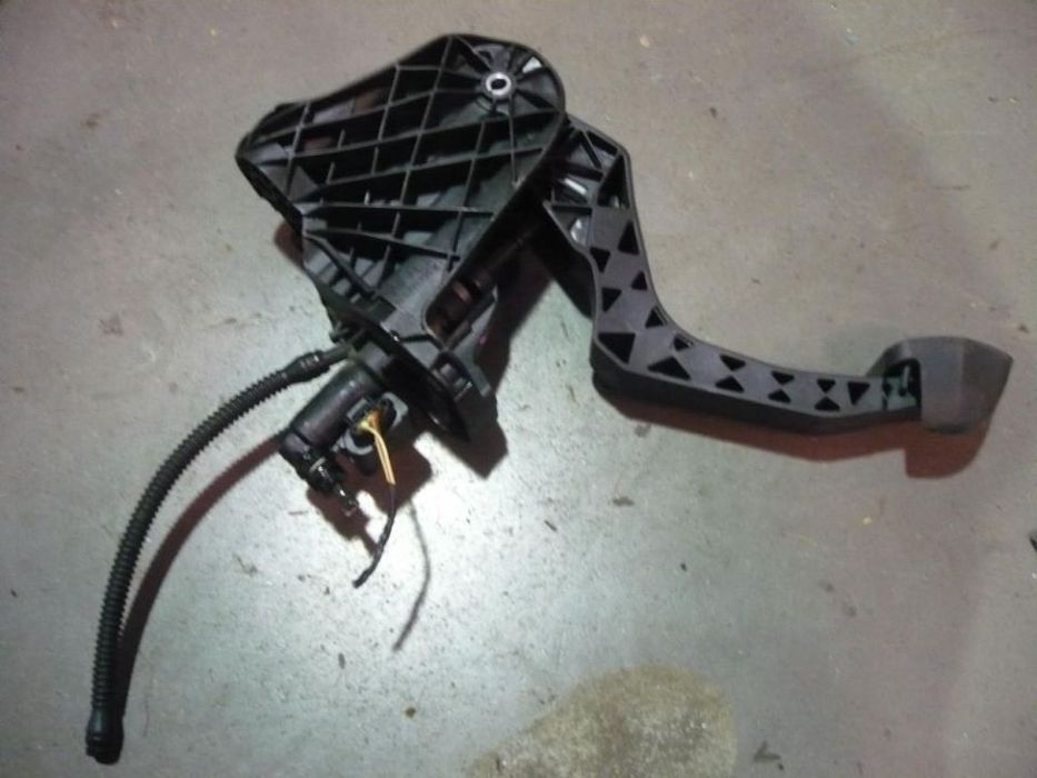 Pedal de embraiagem c/ bomba electrica - Seat Leon 1.6 tdi ( 2010 )