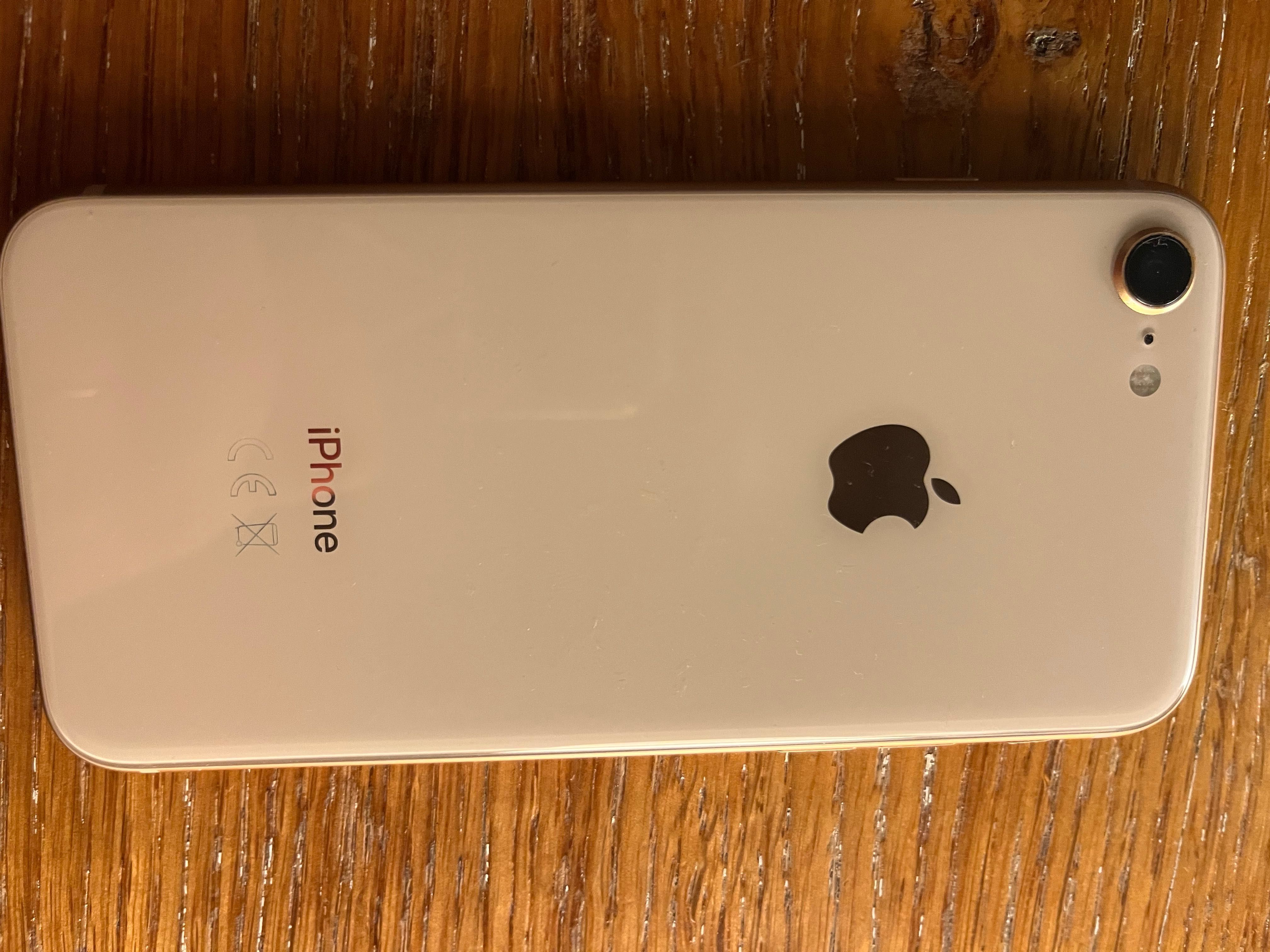 IPhone 8 różowy bdb stan
