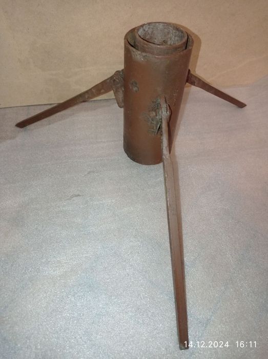 Подставка под елку металлическая