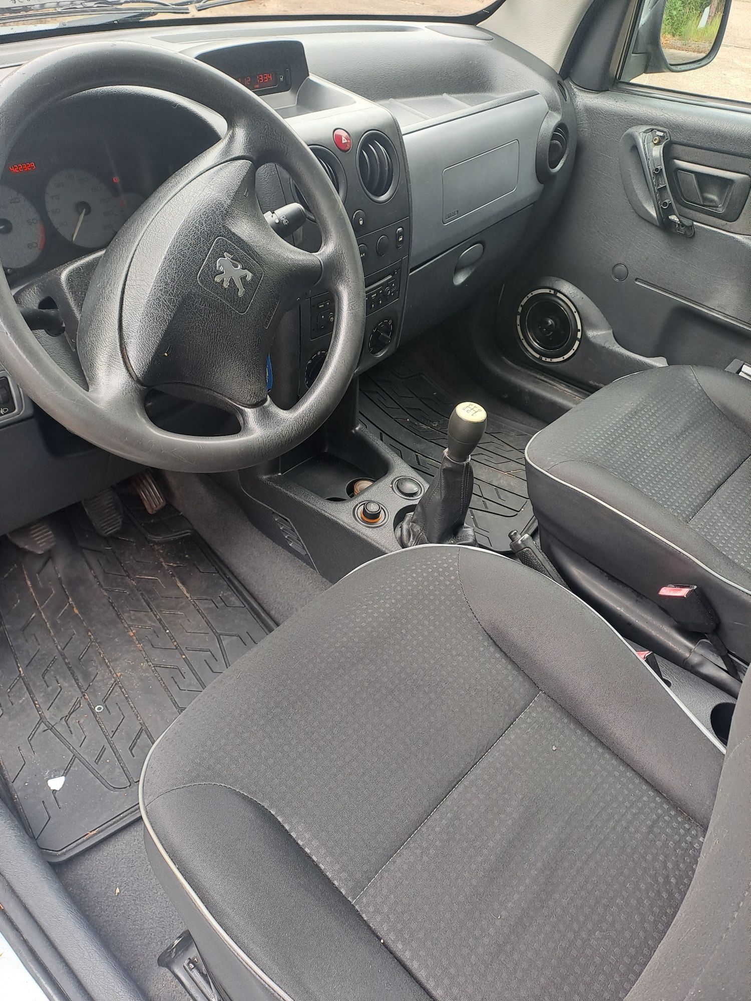 Peugot partner sprzedam jeździ skręca.