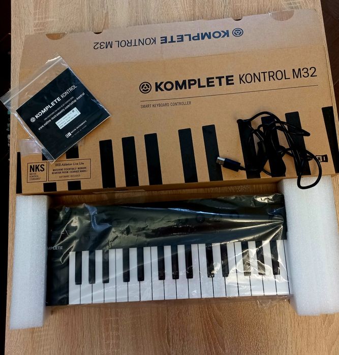 MIDI -клавіатура Native Instruments Komplete Kontrol M 32