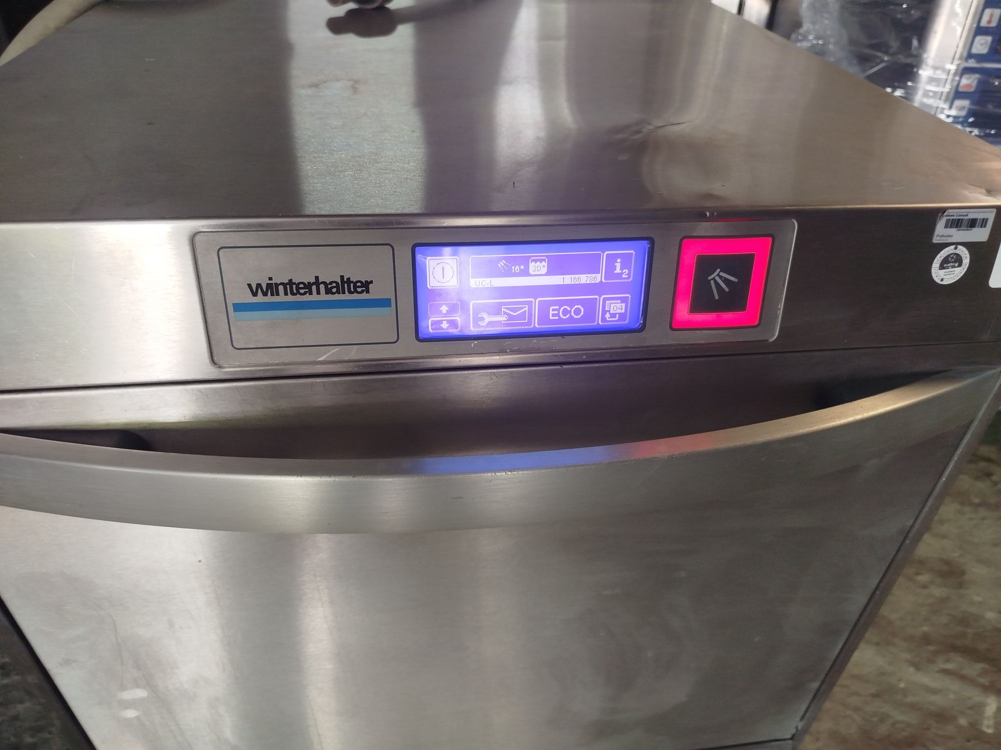 Професійна посудомийка Winterhalter