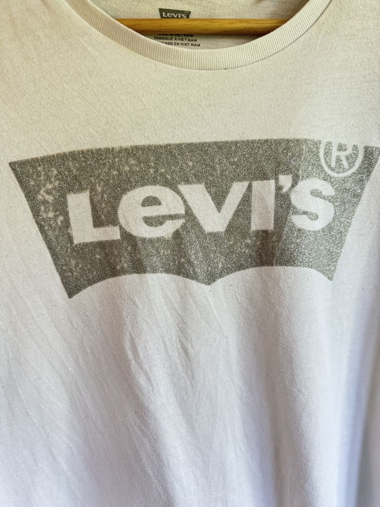 Levi’s. Bialy t-shirt