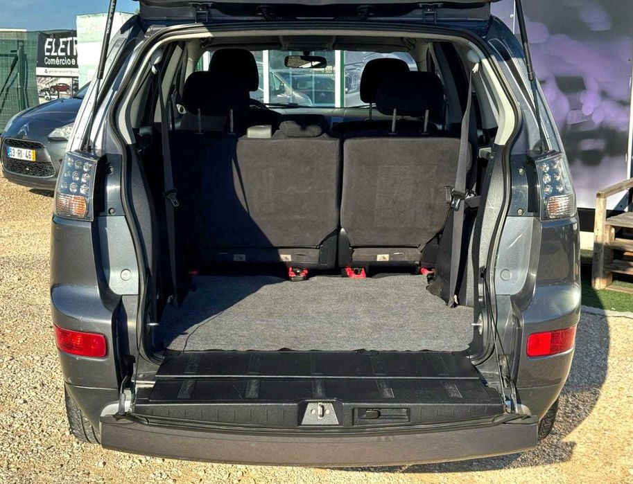 Mitsubishi Outlander II 2.0  - Garantia Incluída