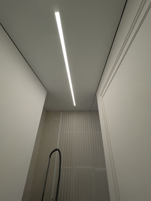 Монтаж натяжних стель, декоративна підсвітка, приховані карнизи