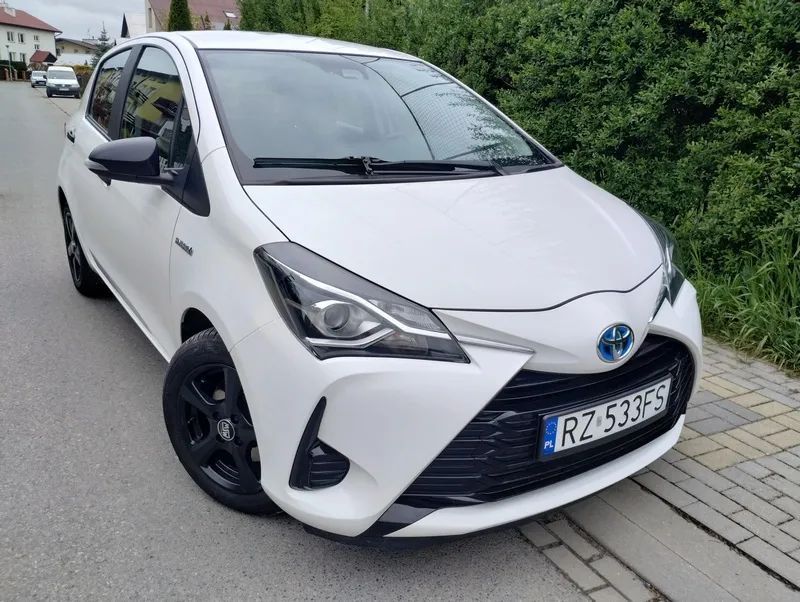 Toyota Yaris 1.5 Hybryda - Przebieg Udokumentowany