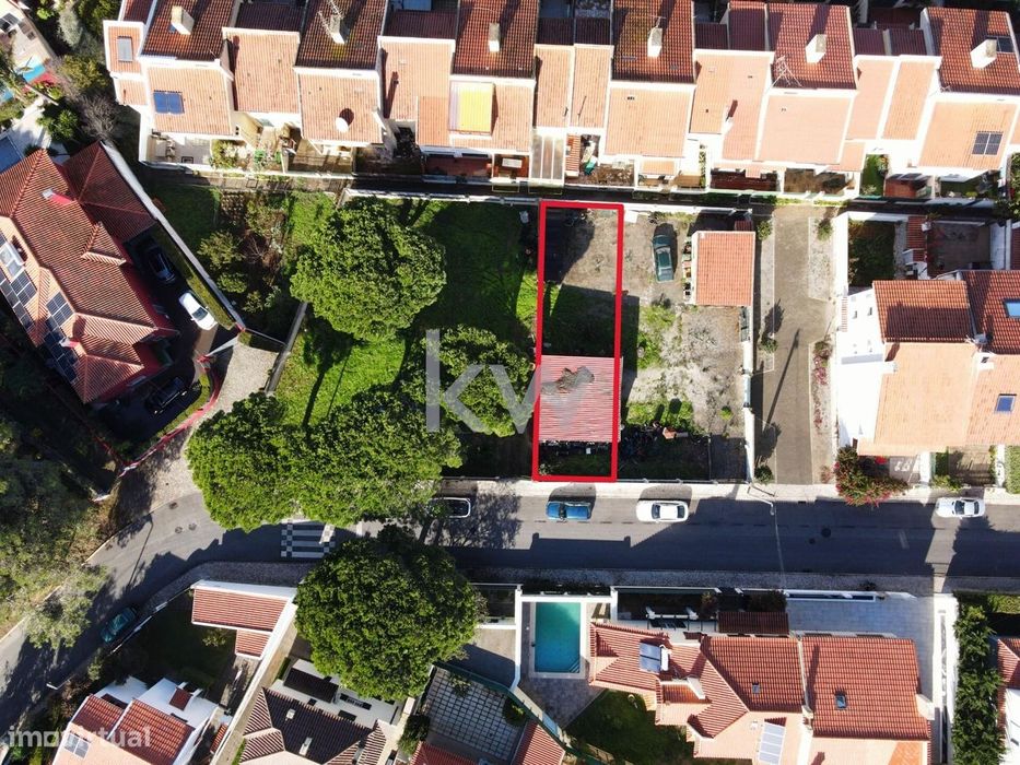 Terreno Urbano com Alvará em Cascais