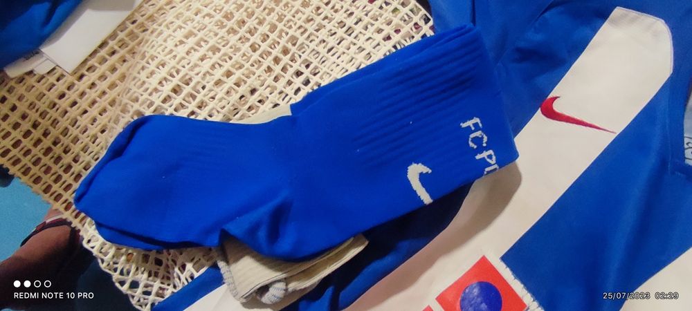 Vendo Camisola Oficial da Dragon Force do FC Porto mais Par de Meias