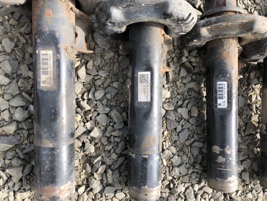 Амортизаторы передние VW Passat B6 стойки амартизатори Пассат Б6