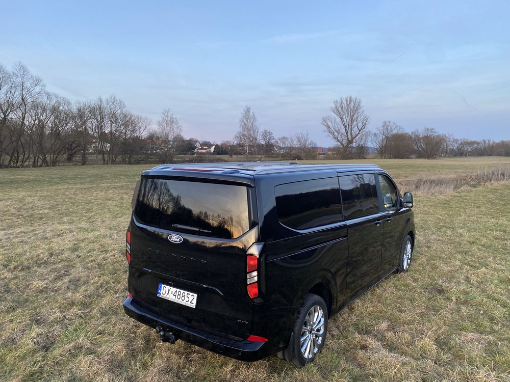 Wynajem busa 8-osób ford tourneo custom