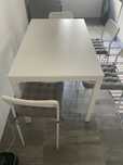 Mesa extensivel com cadeiras