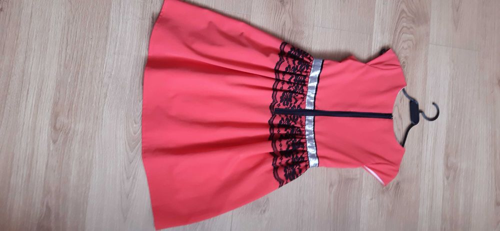 Sukienka dziewczęca r 152