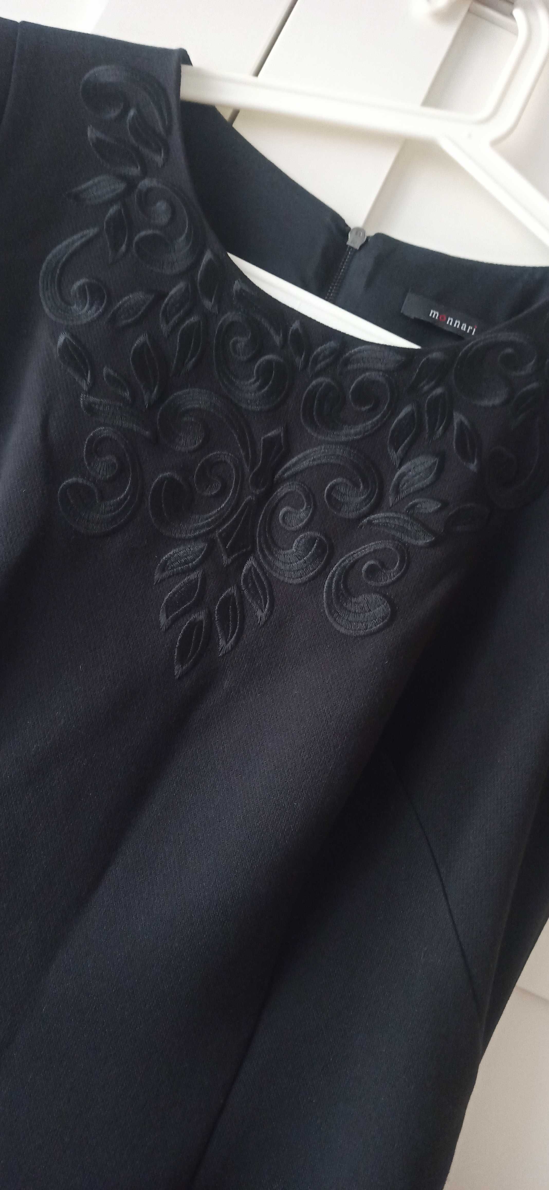 Monnari mała czarna sukienka klasyczna 40 L