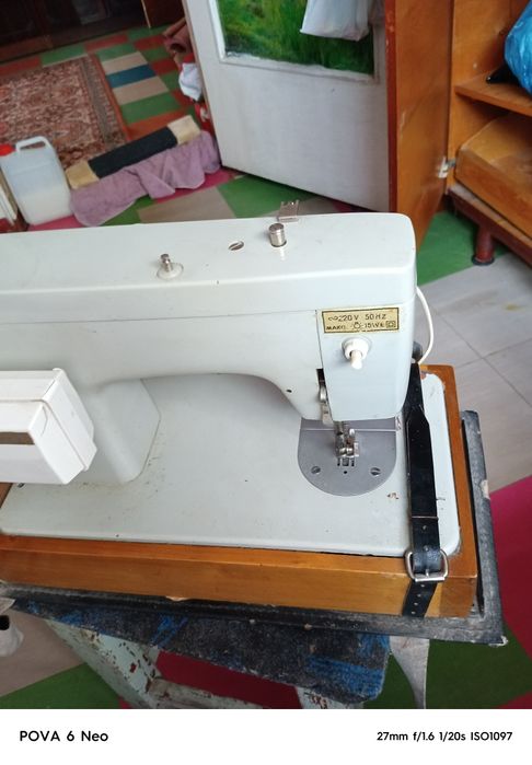 Продам швейную машинку Чайка м-132, полностью рабочая