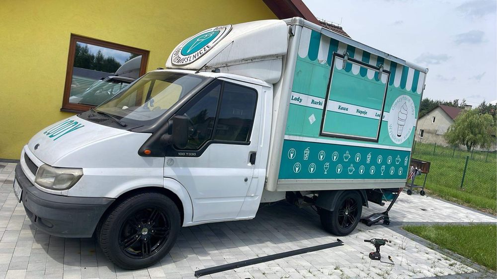 Opony wielosezonowe 255/55/18C ContinentalVanConctactCamper kamper 18c