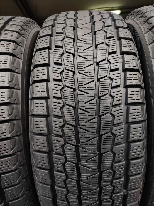 Yokohama R18 225 60 зимові шини вживані але добрі ще