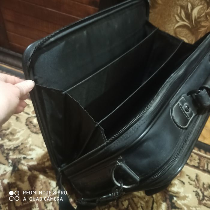 Брендовая сумка для ноутбука+сумка холодильник+ сумка через плечо,б/у