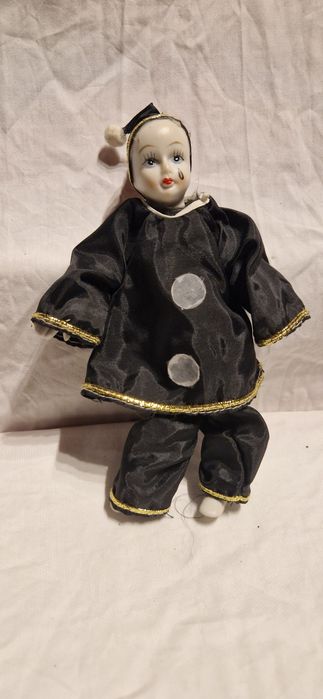 Porcelanowy Pierrot mała figurka vintage