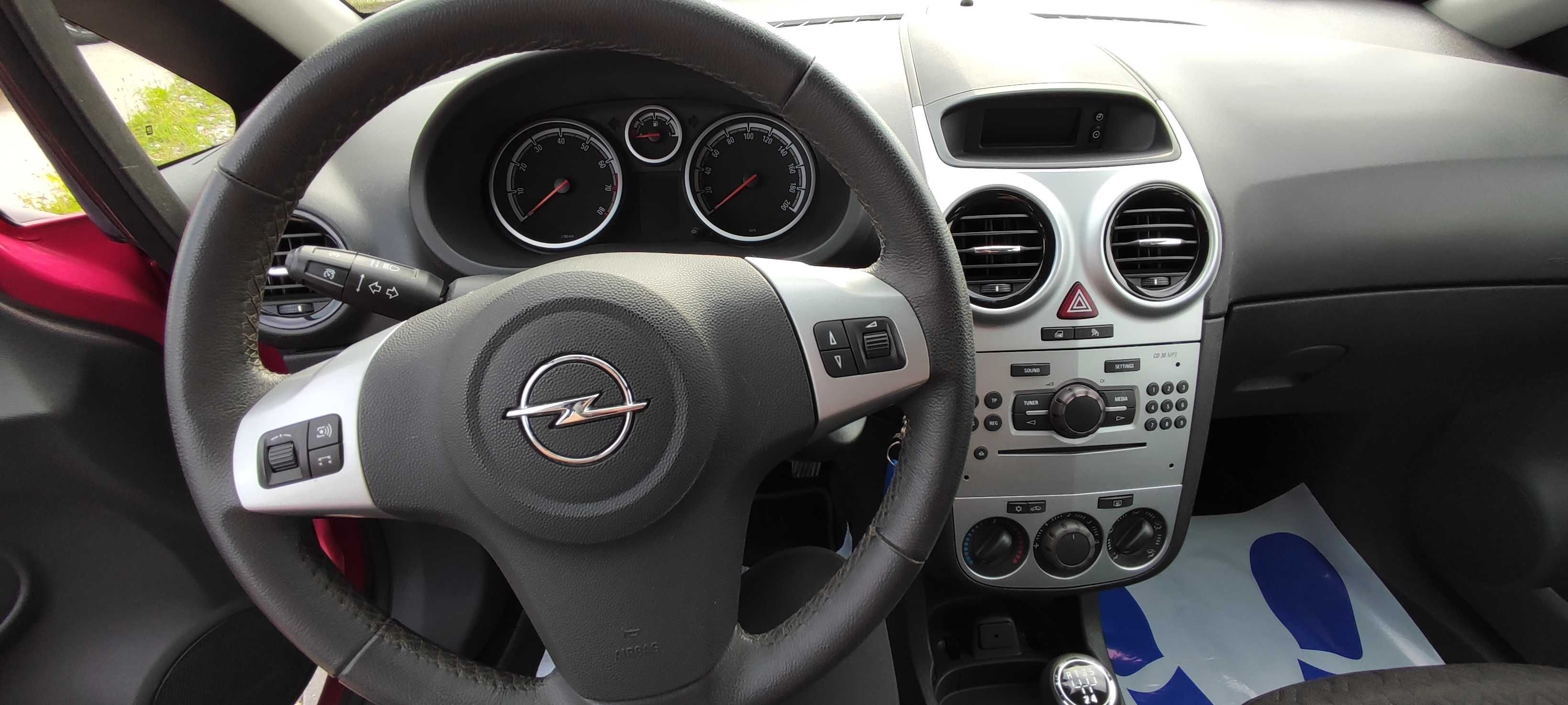 Opel Corsa 1,4 benzyna