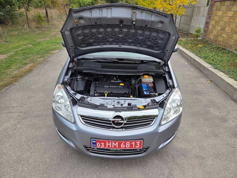 7- місний Opel Zafira в ідеальному стані. Не  битий, не фарбований.