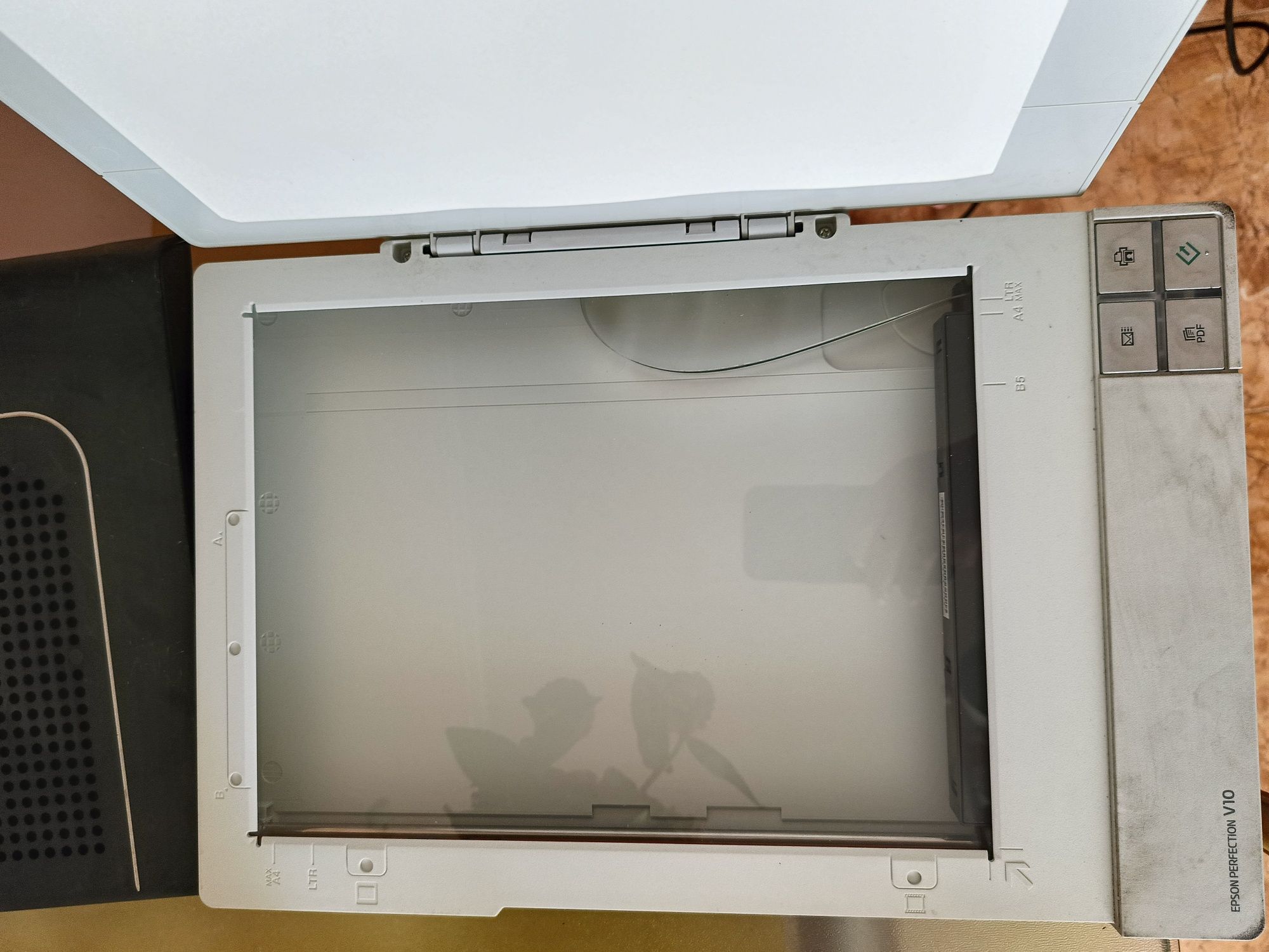 Сканер Epson Microtek ScanMaker V10.