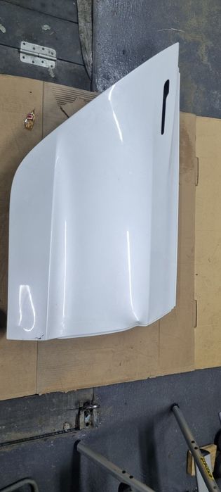 Задняя правая дверь Tesla model 3