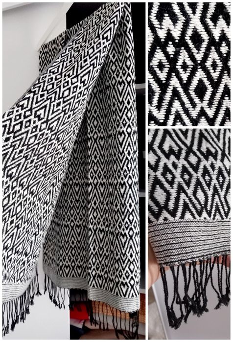 Piękny szal damski śliczny wzór