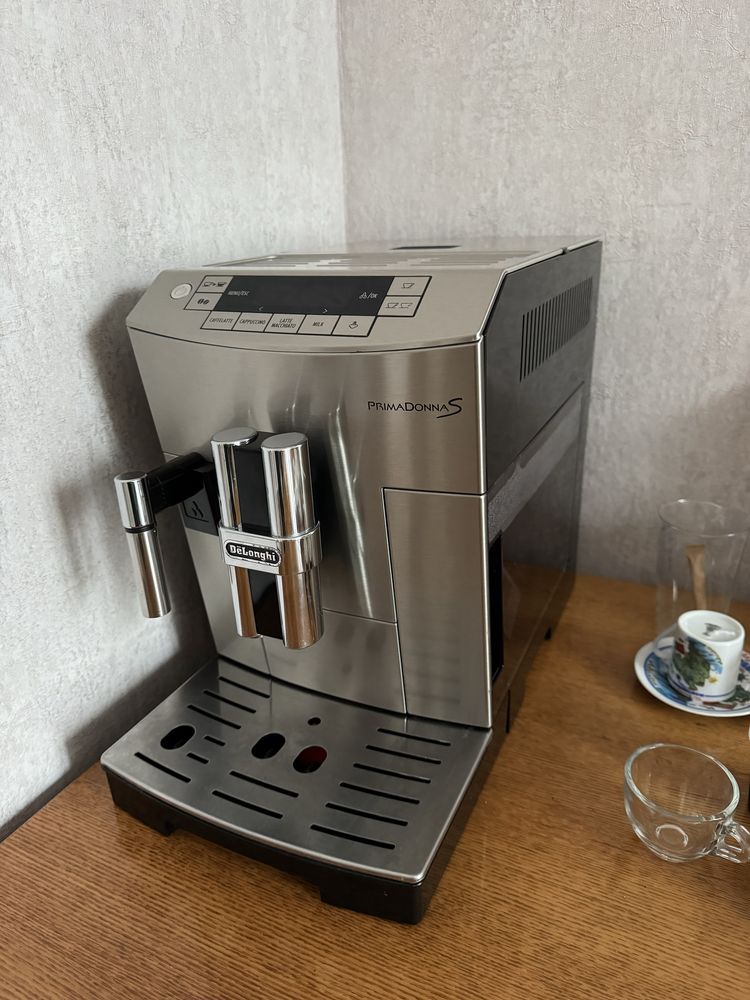 Кофемашина DeLonghi pimadonna S