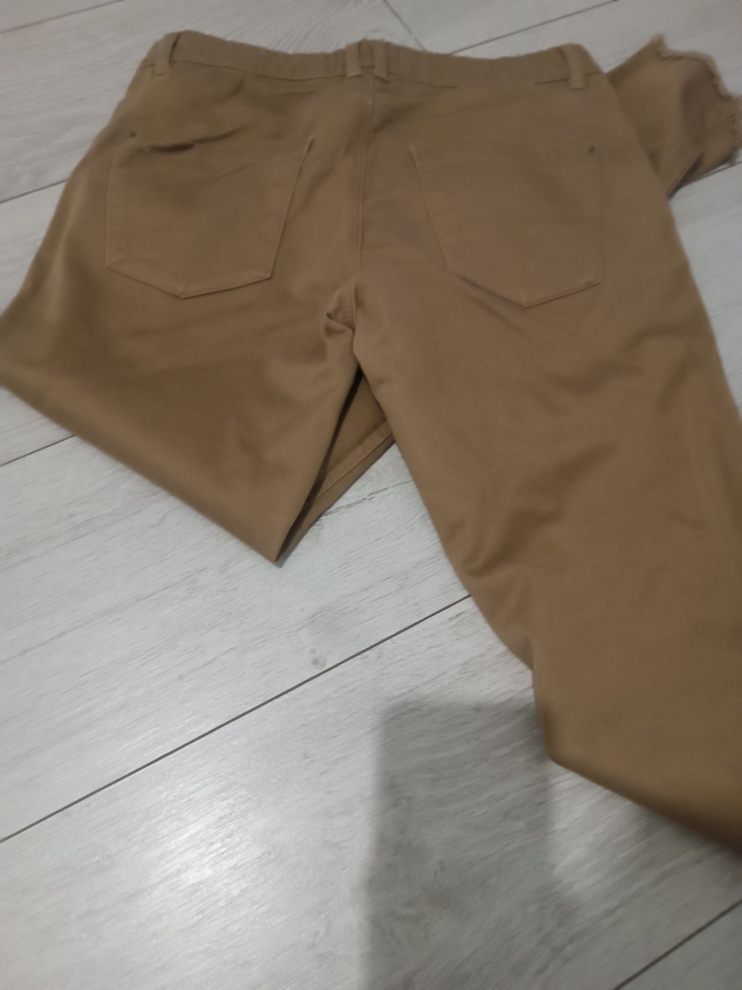 Spodnie rurki Cropp s 36 obcisle beżowe