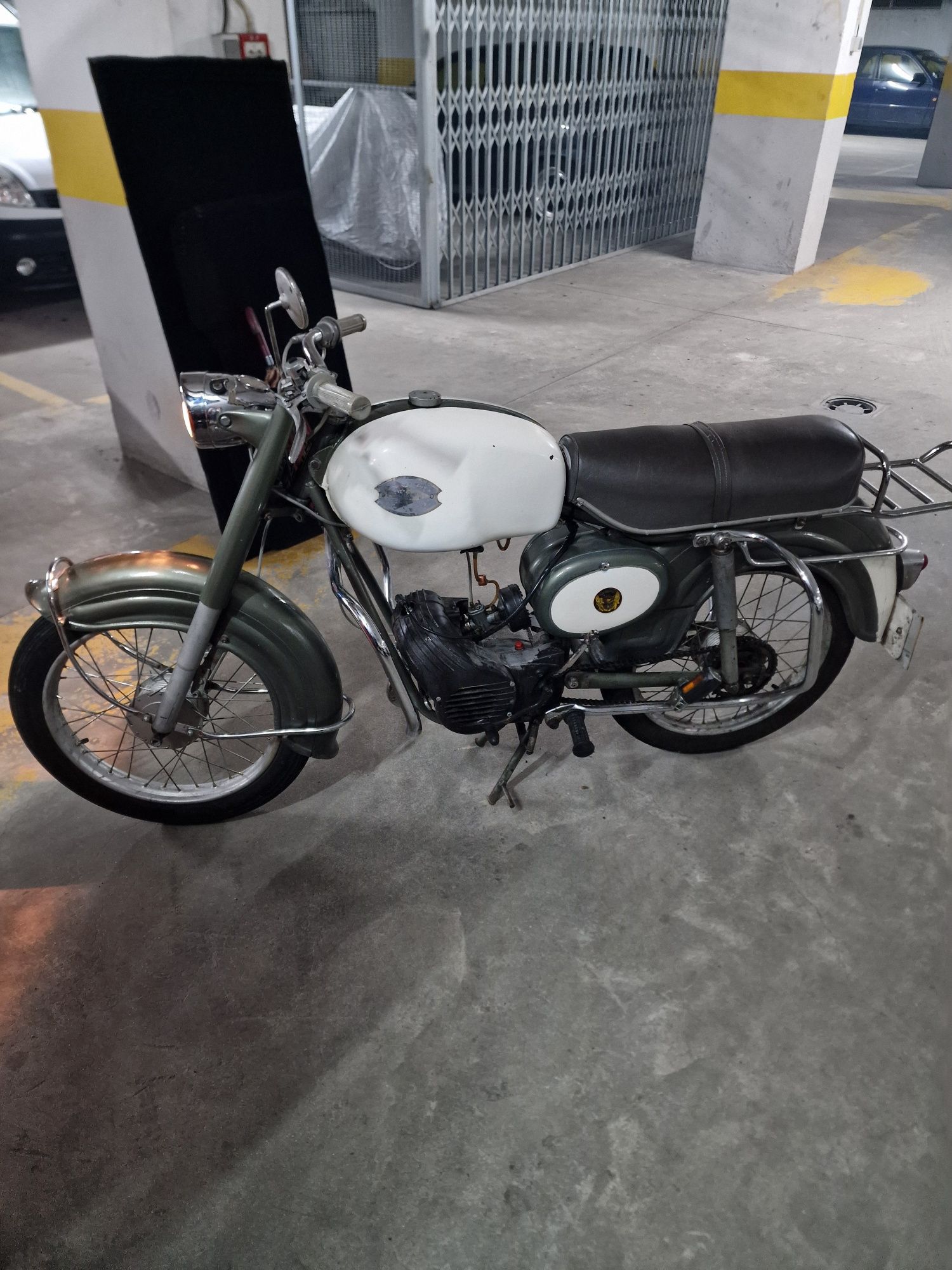 Motorizada 50 de 68