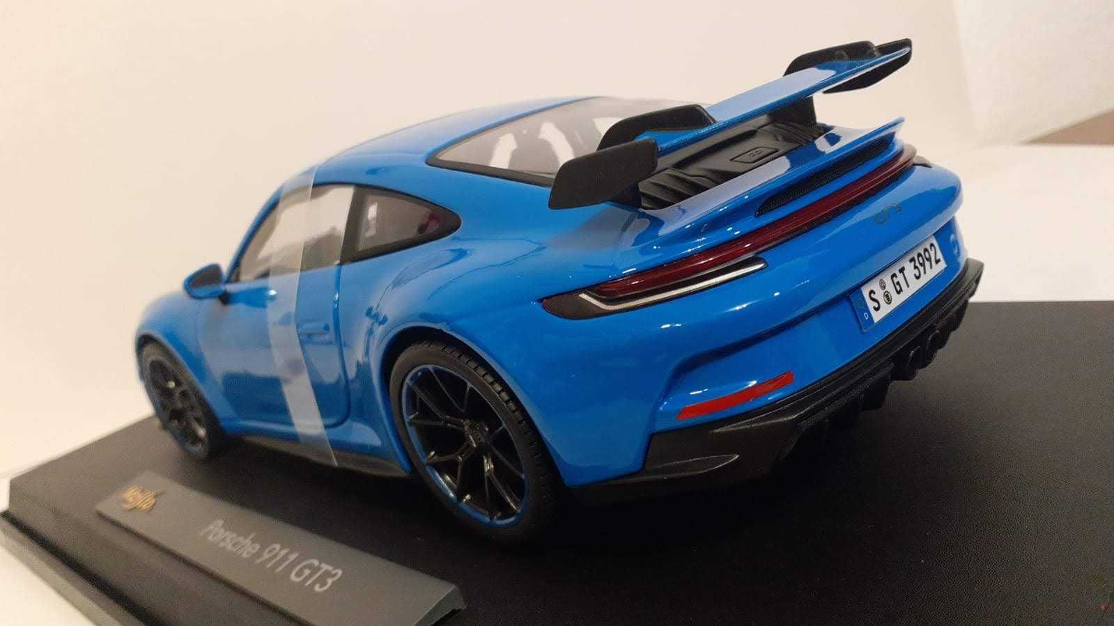 1/18 Porsche 911 GT3 az - Maisto