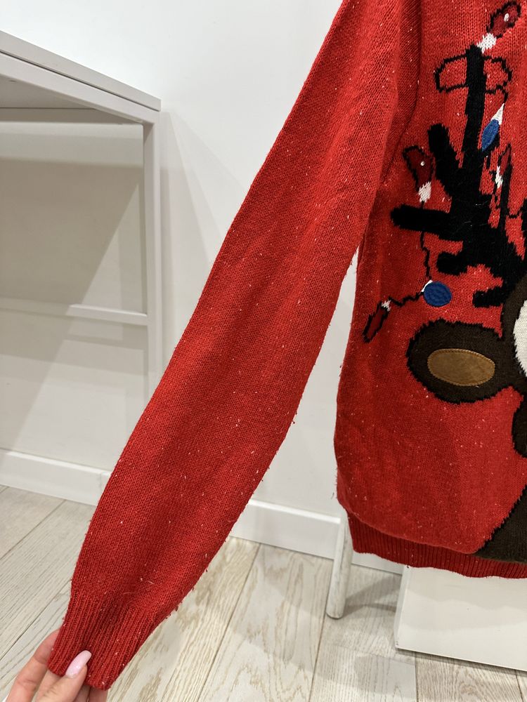 Świąteczny sweter z raniferem czerwony na święta