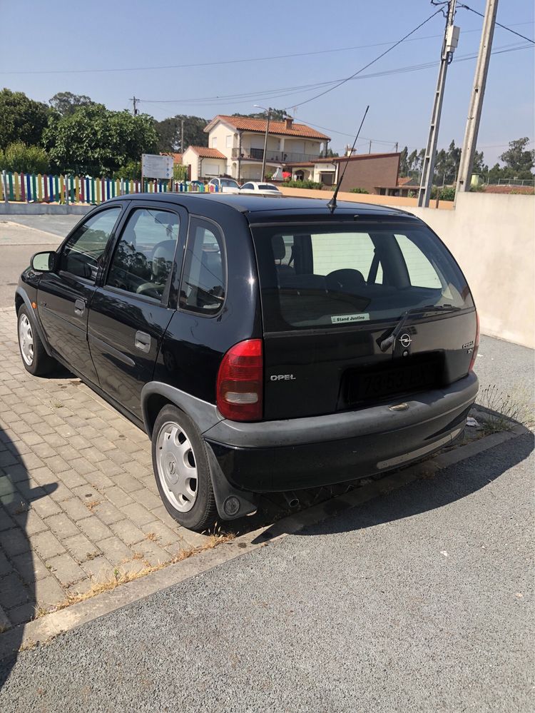 Vendo Opel corsa b em excelente condições sem nada a apontar.