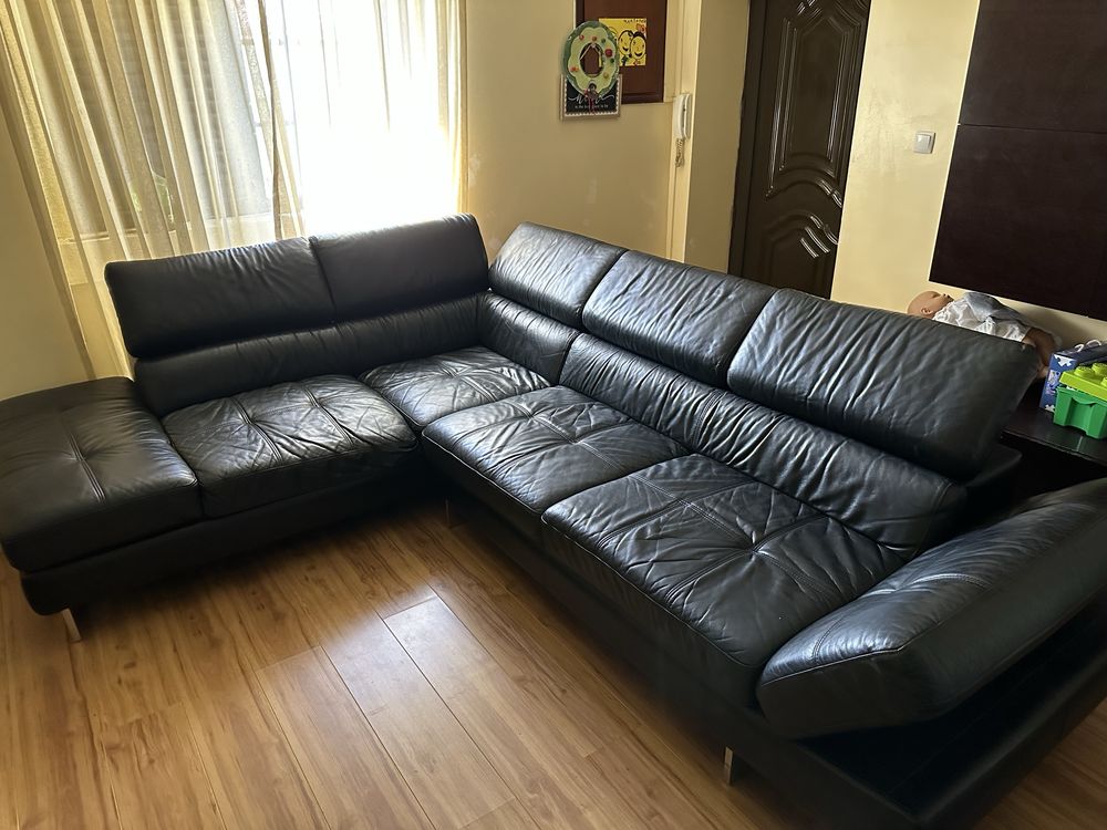 Sofá  em pele com chaiselong