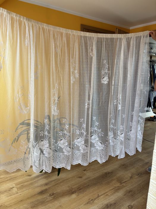 Firana z haftem biała
