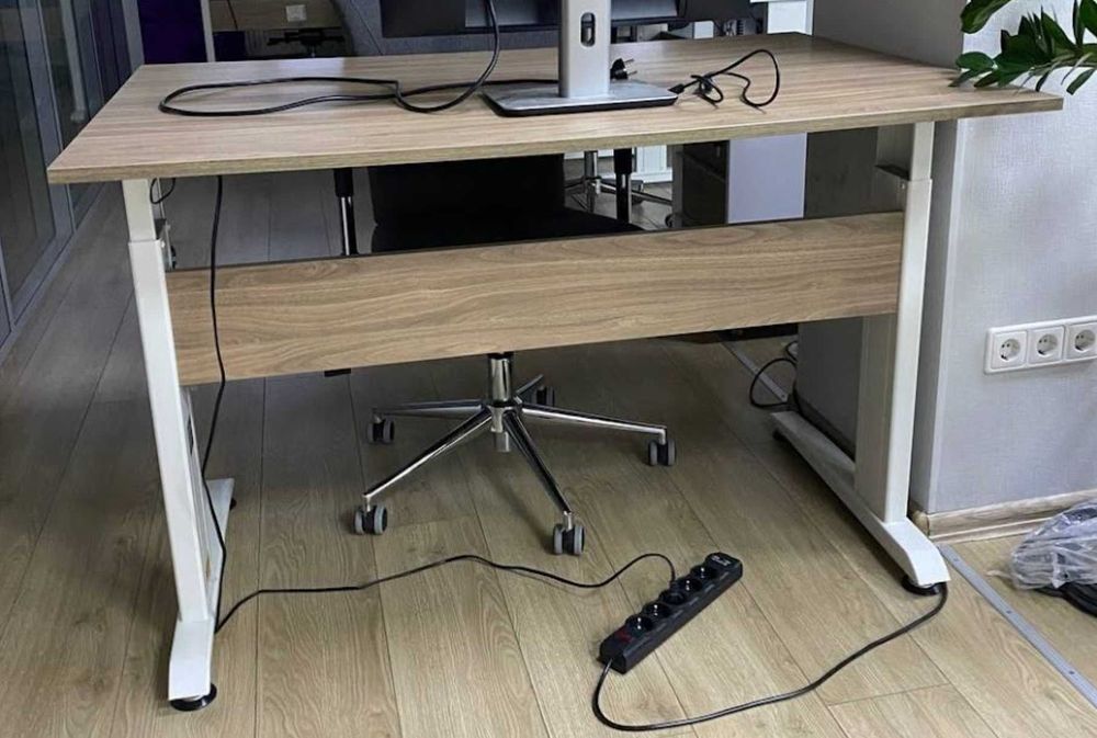 Робочі столи (в наявності 25 шт)